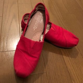 トムズ(TOMS)のRED CANVAS WOMEN'S CLASSICS  (スリッポン/モカシン)