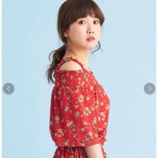 マジェスティックレゴン(MAJESTIC LEGON)のマジェ＊花柄ブラウス(シャツ/ブラウス(半袖/袖なし))