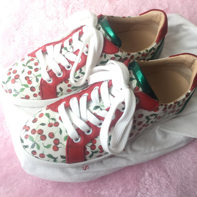 Christian Louboutin♡チェリー柄スニーカー♡