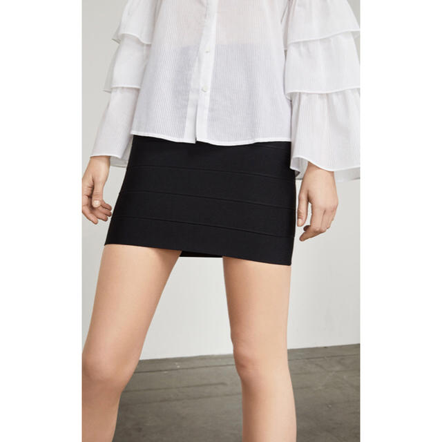 BCBGMAXAZRIA(ビーシービージーマックスアズリア)のBCBG MAXAZRIASimone Textured Power Skirt レディースのスカート(ひざ丈スカート)の商品写真