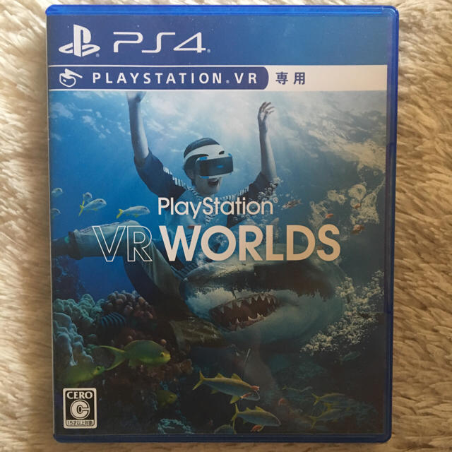 PlayStation VR(プレイステーションヴィーアール)のPS4 VR WORLDS エンタメ/ホビーのゲームソフト/ゲーム機本体(家庭用ゲームソフト)の商品写真