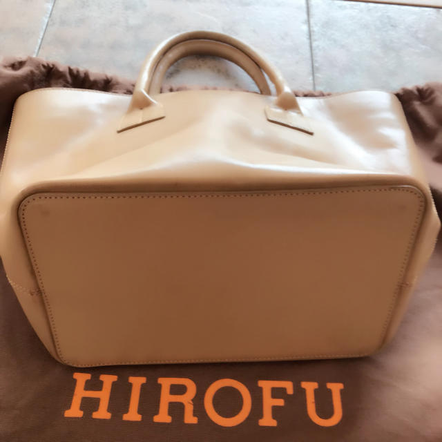 ヒロフHIROFU 台形トート バッグ レディースのバッグ(トートバッグ)の商品写真