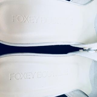 フォクシー(FOXEY)のフォクシー  ミュール ビーズ 素敵お値下げ(ミュール)