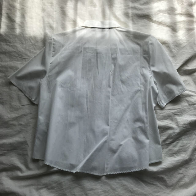ZARA(ザラ)のzara 半袖 シャツ ショート丈 レディースのトップス(シャツ/ブラウス(半袖/袖なし))の商品写真