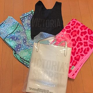 ヴィクトリアズシークレット(Victoria's Secret)の新品未使用☆Victoria’s Secretホットヨガ フィットネス4点セット(ヨガ)