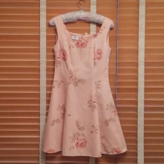 ローラアシュレイ(LAURA ASHLEY)のローラ・アシュレイ　ワンピース／ドレス(ひざ丈ワンピース)