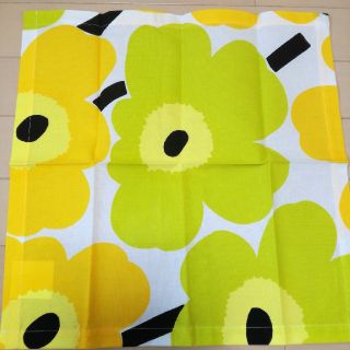 マリメッコ(marimekko)のmarimekkoナフキンイエローウニッコ(生地/糸)