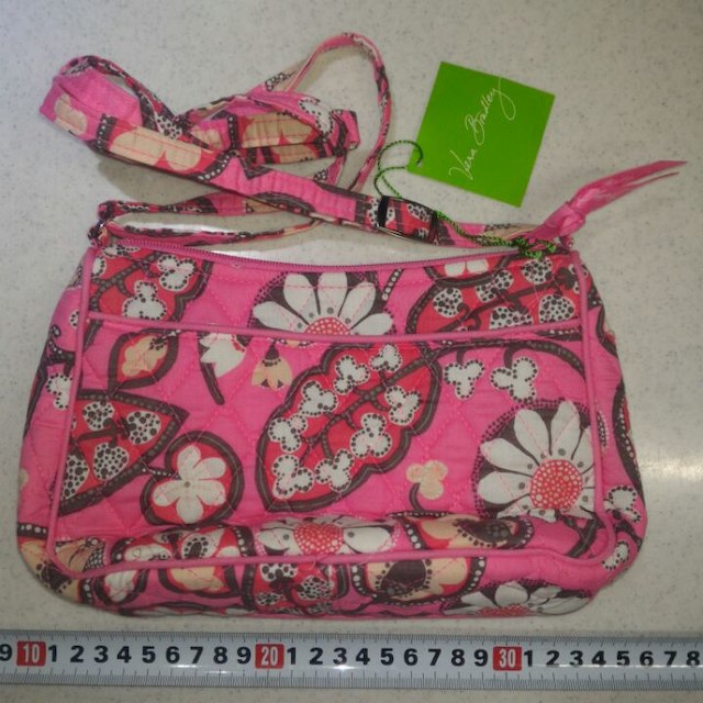 Vera Bradley(ヴェラブラッドリー)のVera Bradley Little Crossbody　Blush Pink レディースのバッグ(ショルダーバッグ)の商品写真