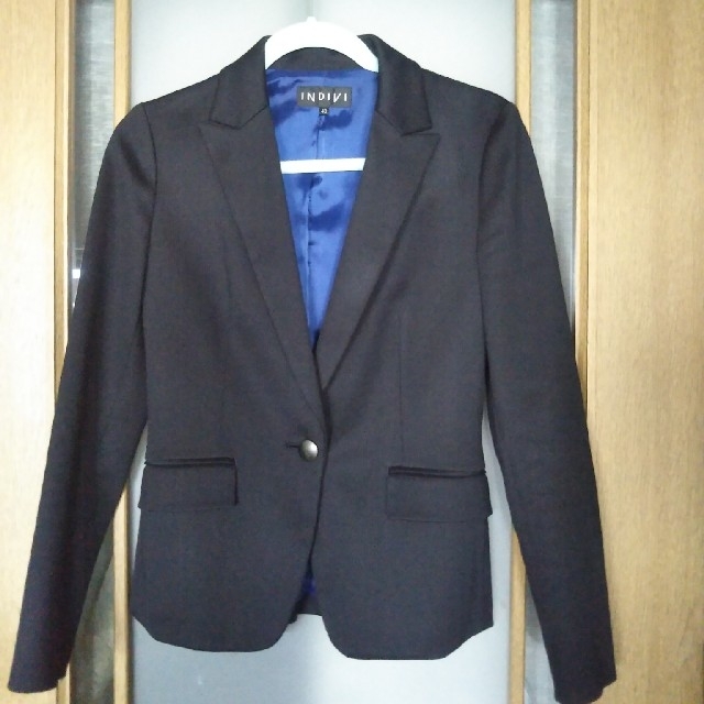 INDIVI(インディヴィ)の   カネゴンさま〜インディヴィ　ジャケット　INDIVI　Lサイズ　黒 レディースのジャケット/アウター(テーラードジャケット)の商品写真
