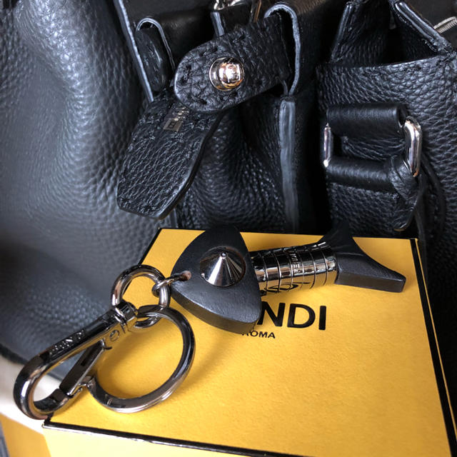 FENDI - 阪急購入 国内正規 フェンディ フィッシュチャーム fendi