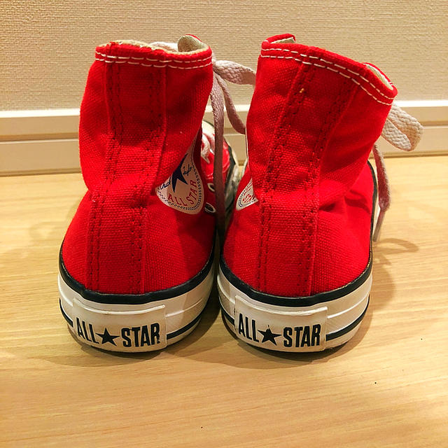 CONVERSE(コンバース)のa.様専用 コンバース 18cm 赤 キッズ/ベビー/マタニティのキッズ靴/シューズ(15cm~)(スニーカー)の商品写真