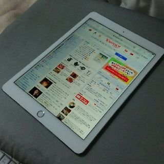 アイパッド(iPad)のiPad Air 2 16GB AU+Wi-Fi シルバー(タブレット)