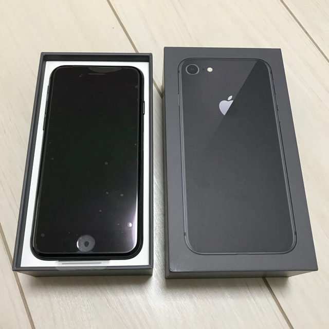 値下【新品】iPhone 8  64GBブラック黒 SIMフリー オマケ付き