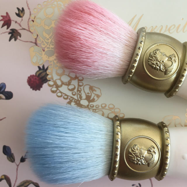 Les Merveilleuses LADUREE(レメルヴェイユーズラデュレ)のレ メルヴェイユーズ ラデュレ  ブラシ コスメ/美容のベースメイク/化粧品(その他)の商品写真