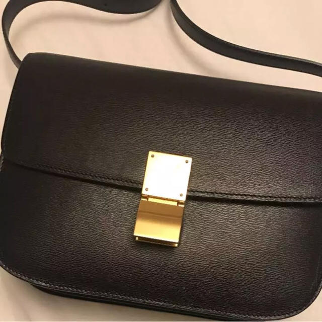 celine(セリーヌ)のCeline（セリーヌ） ミディアム   クラシックバッグ レア物 レディースのバッグ(ショルダーバッグ)の商品写真