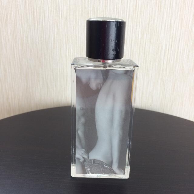 Abercrombie&Fitch(アバクロンビーアンドフィッチ)のウー様  専用  アバクロ香水 50ml 値下げ コスメ/美容の香水(香水(男性用))の商品写真