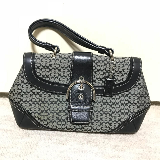 COACH(コーチ)のコーチ ハンドバッグ ミニバッグ 黒 グレー 灰色 ブラック シグネチャー レディースのバッグ(ハンドバッグ)の商品写真