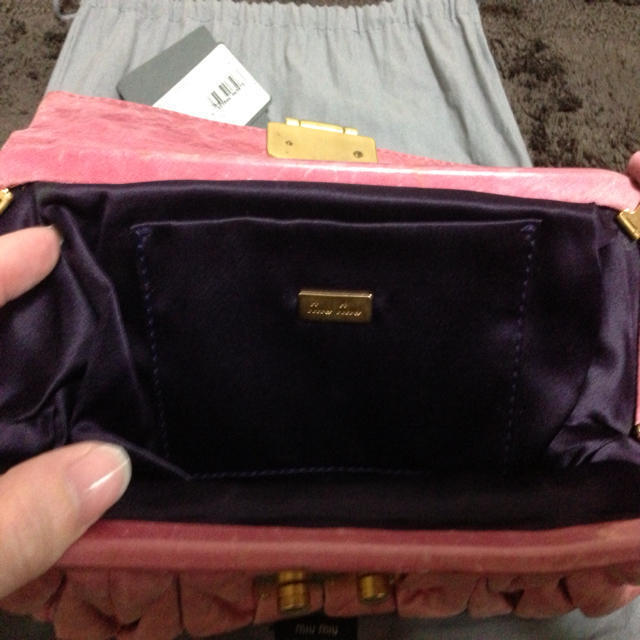 MIU MIU(ミュウミュウ)の♡ミュウミュウハンドバック♡ レディースのバッグ(ハンドバッグ)の商品写真
