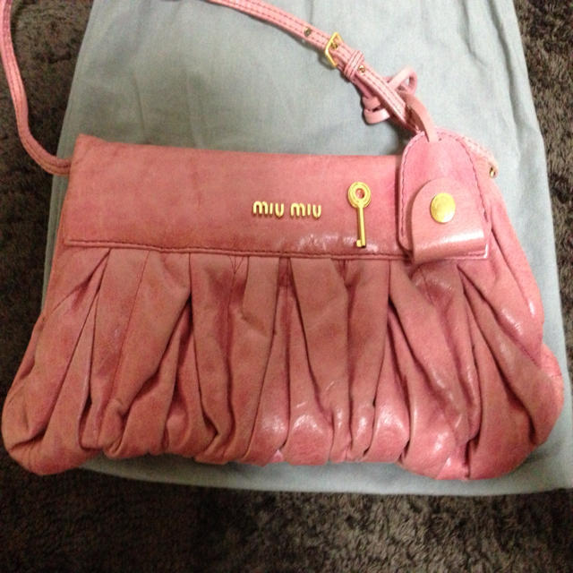 MIU MIU(ミュウミュウ)の♡ミュウミュウハンドバック♡ レディースのバッグ(ハンドバッグ)の商品写真