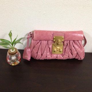 ミュウミュウ(MIU MIU)の♡ミュウミュウハンドバック♡(ハンドバッグ)