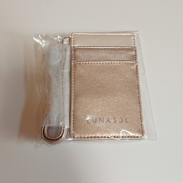 LUNASOL(ルナソル)の新品 ルナソルのパスケース コスメ/美容のコスメ/美容 その他(その他)の商品写真