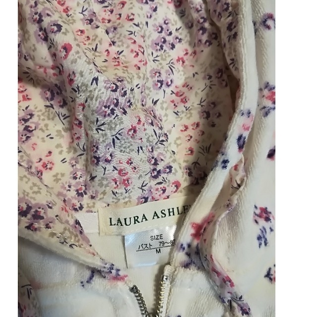 LAURA ASHLEY(ローラアシュレイ)のローラアシュレイ　パイル地パーカー レディースのトップス(パーカー)の商品写真