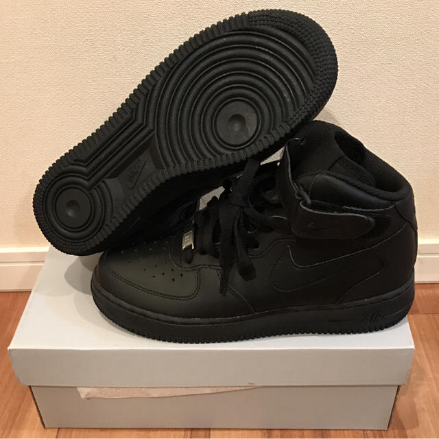 NIKE(ナイキ)の25cm NIKE ナイキ AIR FORCE 1 MID  GS シューズ  メンズの靴/シューズ(スニーカー)の商品写真