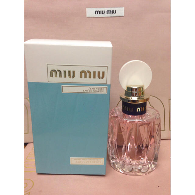 miumiu(ミュウミュウ)の新作新品 100ml ミュウミュウ ロー ロゼ オードトワレ 香水 コスメ/美容の香水(香水(女性用))の商品写真