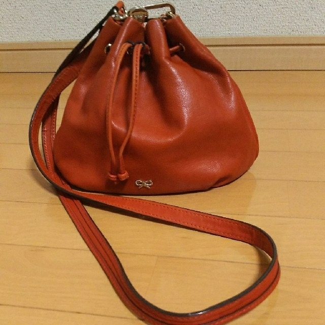 ANYA HINDMARCH(アニヤハインドマーチ)のアニヤ・ハインドマーチ 巾着ショルダー レディースのバッグ(ショルダーバッグ)の商品写真