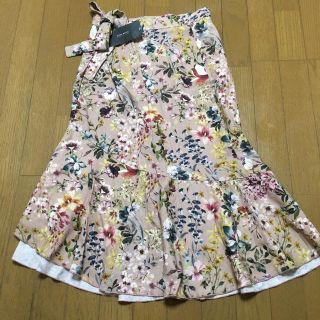 ザラ(ZARA)のZARA スカート 新品 M 花柄 アナトリエ テチチ リバティ 好きにも(ひざ丈スカート)