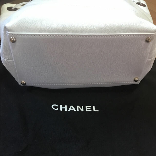 正規品　CHANEL白（アイボリー）ハンドバッグ