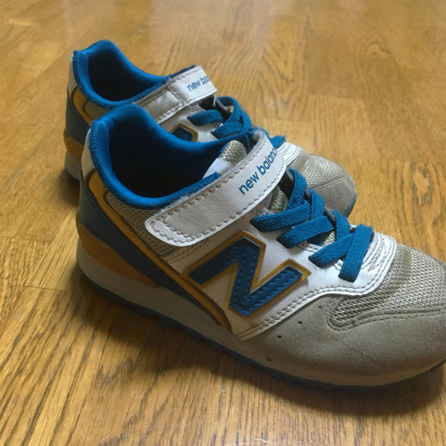 New Balance(ニューバランス)のニューバランス NB キッズ 977 17cm キッズ/ベビー/マタニティのキッズ靴/シューズ(15cm~)(スニーカー)の商品写真