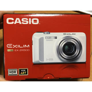 カシオ(CASIO)の【新品未使用】 casio EX-ZR500GD 保証書未記入です。(コンパクトデジタルカメラ)