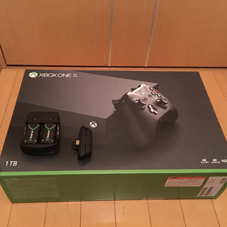 エックスボックス360(Xbox360)の【使用数回の美品】xbox one x おまけあり(家庭用ゲーム機本体)