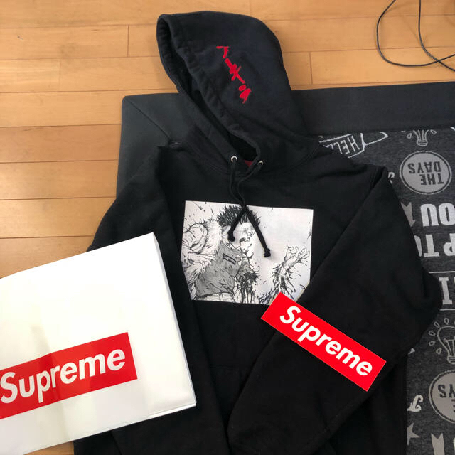 Supreme(シュプリーム)の supremeアキラ メンズのトップス(パーカー)の商品写真