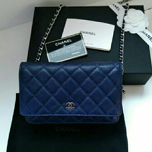 CHANEL(シャネル)の美品シャネルチェーンウォレット レディースのバッグ(ショルダーバッグ)の商品写真