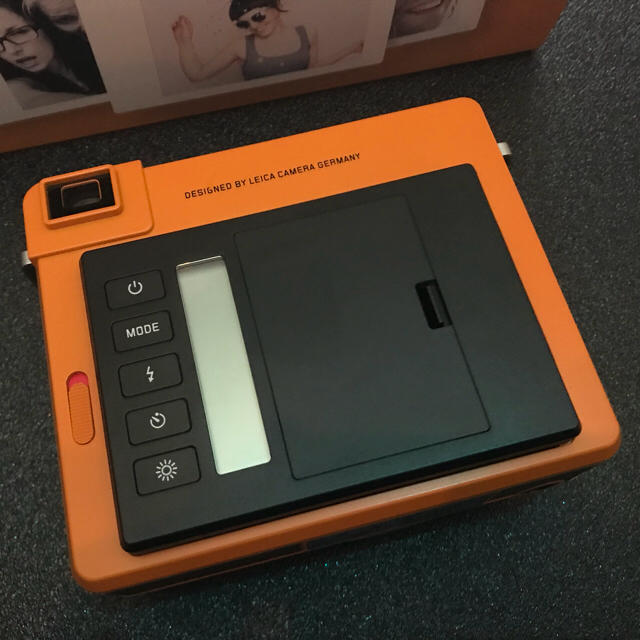 LEICA(ライカ)の【ROA様専用】 Leica SOFORT ORANGE 新品同様品 スマホ/家電/カメラのカメラ(フィルムカメラ)の商品写真