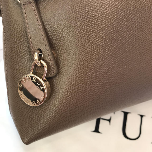 【美品】FURLA パイパー Ｓサイズ  カラーDAINO 1