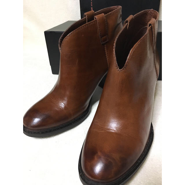 Steve Madden(スティーブマデン)の【１度使用のみ】 steve madden  ブーティ 8 24.5cm レディースの靴/シューズ(ブーティ)の商品写真