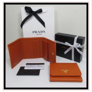 プラダ(PRADA)の【KKまま様専用】 《PRADA》サフィアーノ 三つ折り財布 日本未入荷色♪ (財布)