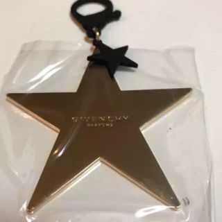 GIVENCHY(キーホルダー)のフリマアイテム一覧 GIVENCHY(キーホルダー)のフリマアイテム一覧