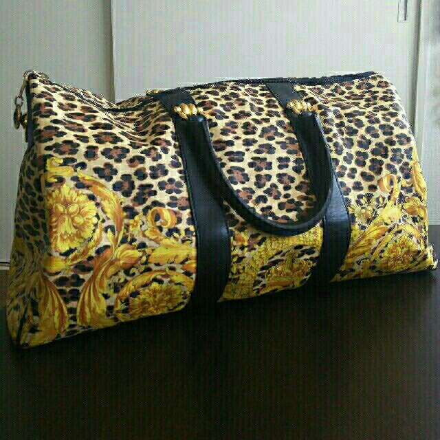 再×14入荷 ジャンニ・ベルサーチ 大 ボストンバック最終値下げしました