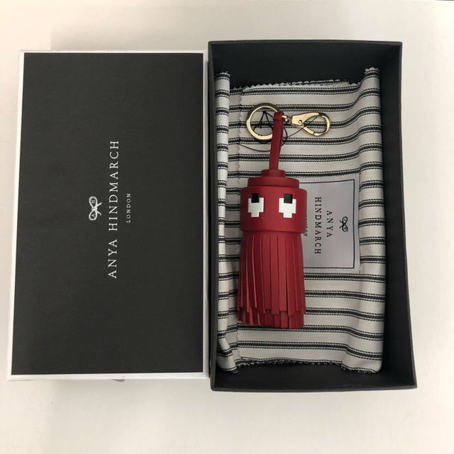 ANYA HINDMARCH(アニヤハインドマーチ)の新品 アニヤハインドマーチ バッグチャーム レディースのファッション小物(キーホルダー)の商品写真