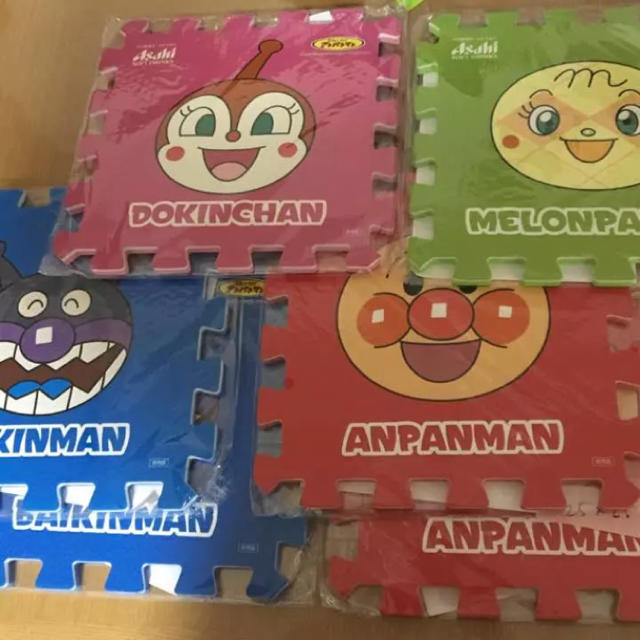 アンパンマン(アンパンマン)のアンパンマン ジョイントマット パズルマット キッズ/ベビー/マタニティの寝具/家具(フロアマット)の商品写真