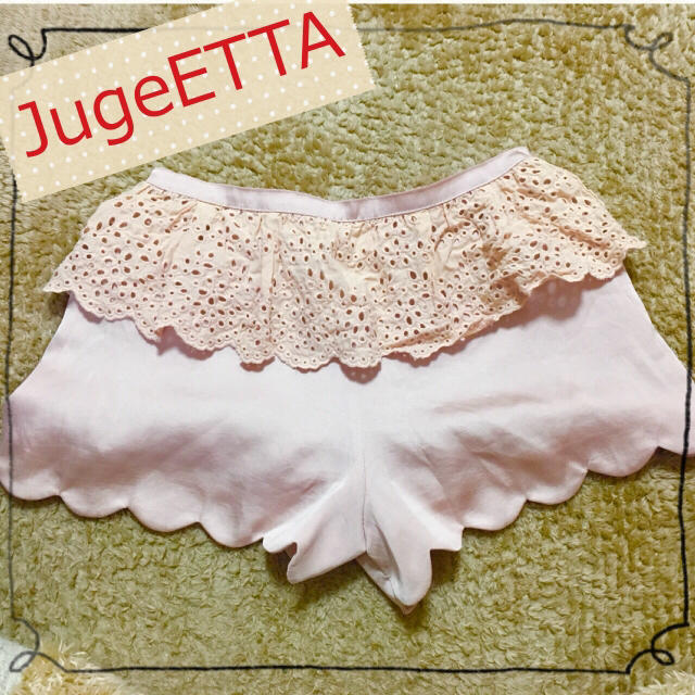 JugeETTA(ジュジュエッタ)のJugeETTAピンクサテン風コットンレースショートパンツ レディースのパンツ(ショートパンツ)の商品写真