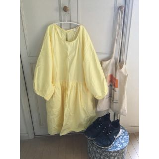 ザラ(ZARA)のzaraイエローワンピース古着lochiejantipuesflower(ミニワンピース)