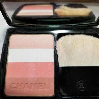 シャネル(CHANEL)の限定品残量9割程度シャネルチーク&フェイスパウダー(フェイスパウダー)