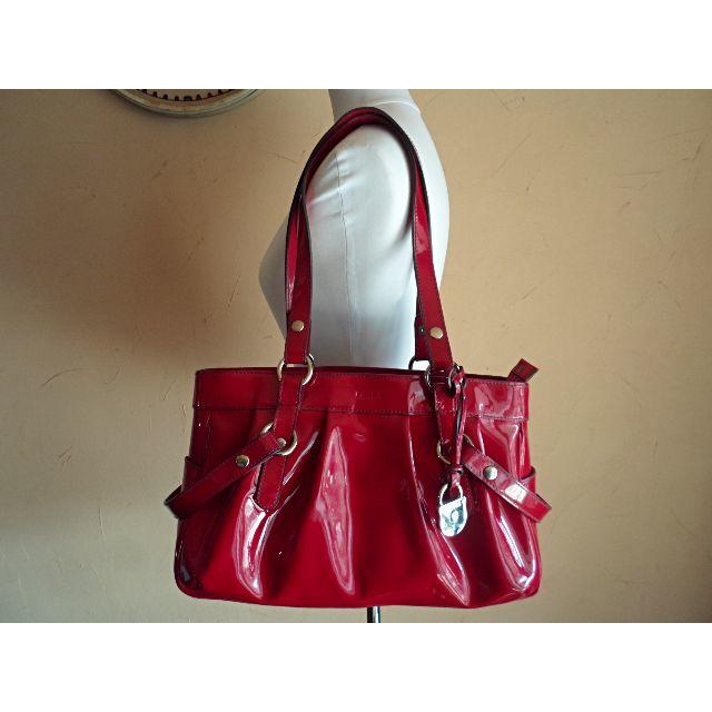 Furla(フルラ)のフルラ FURLA★ショルダーバッグ★ハンドバッグ★エナメル 赤 レディースのバッグ(ショルダーバッグ)の商品写真