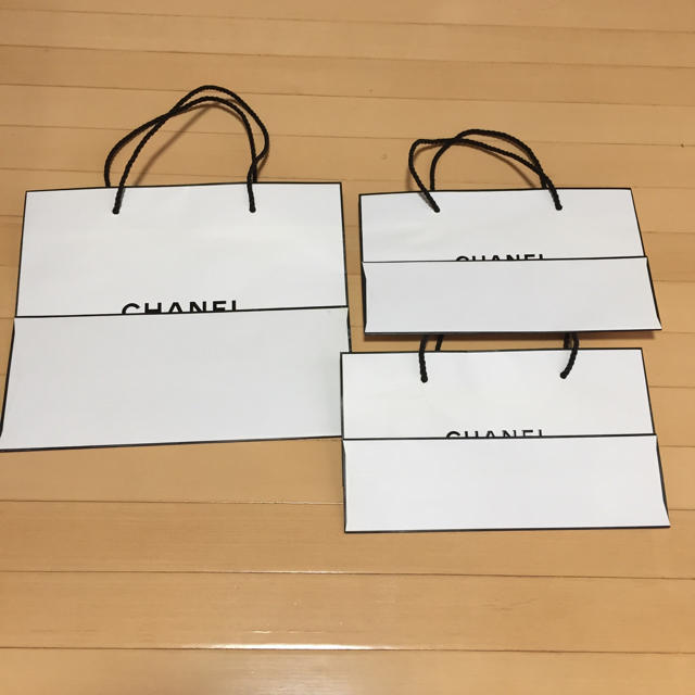 CHANEL(シャネル)のCHANEL紙袋 レディースのバッグ(ショップ袋)の商品写真