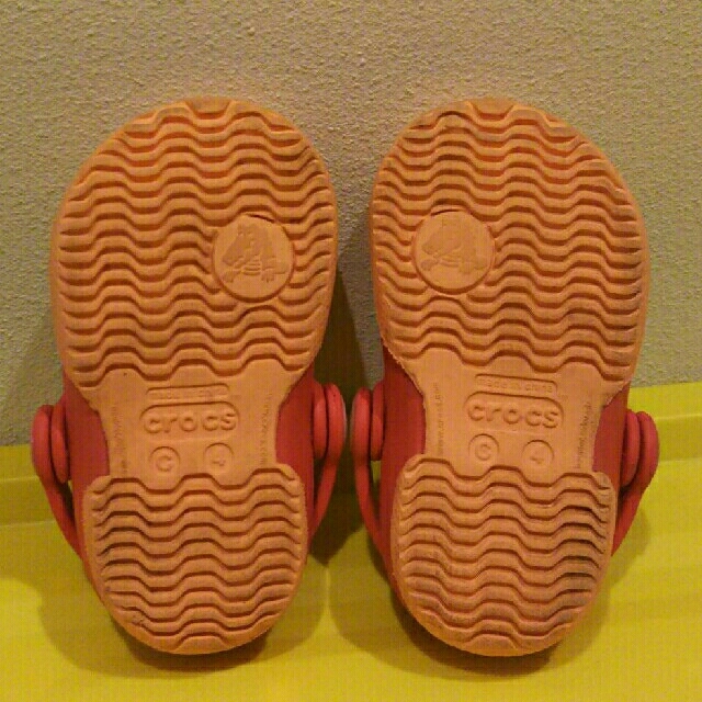 crocs(クロックス)の【サイズ12cm】crocs＊クロックス＊サンダル＊ピンク キッズ/ベビー/マタニティのベビー靴/シューズ(~14cm)(サンダル)の商品写真